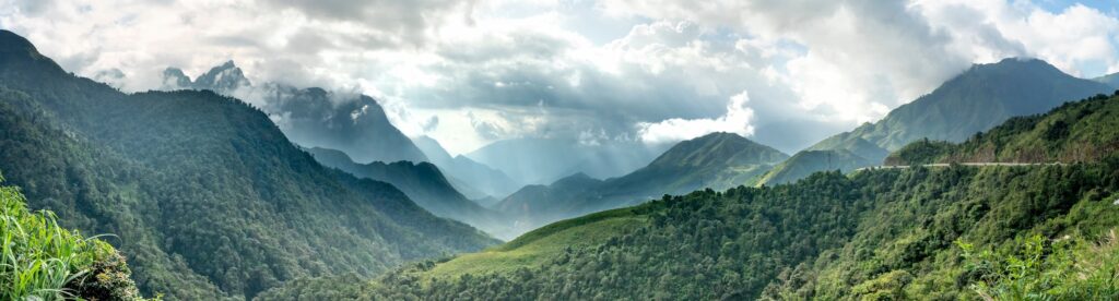Blick über die wilden Berge
